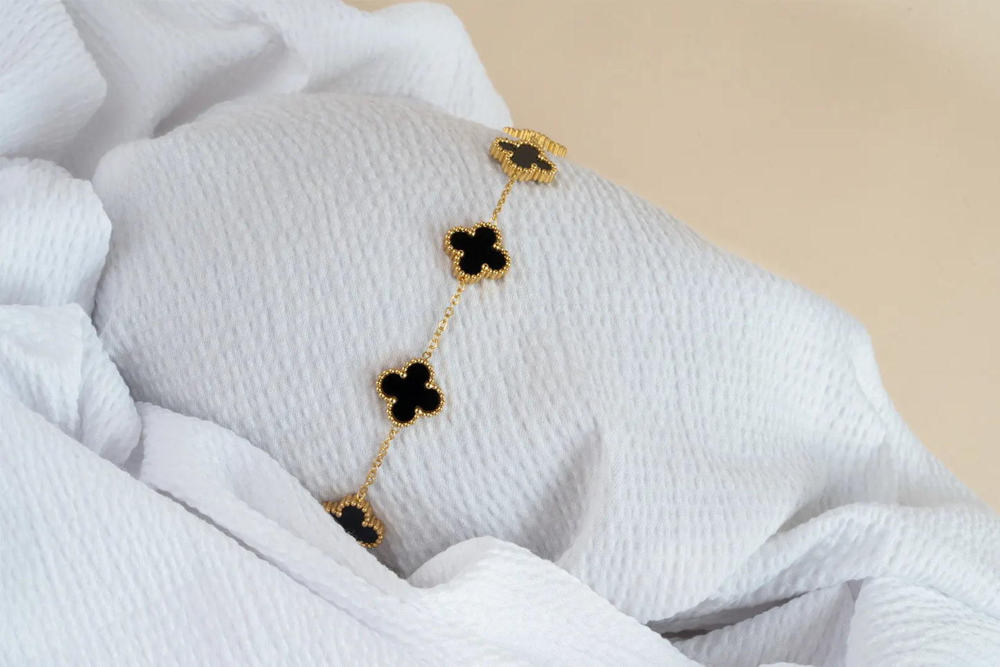 Gleam Clover Bracelet